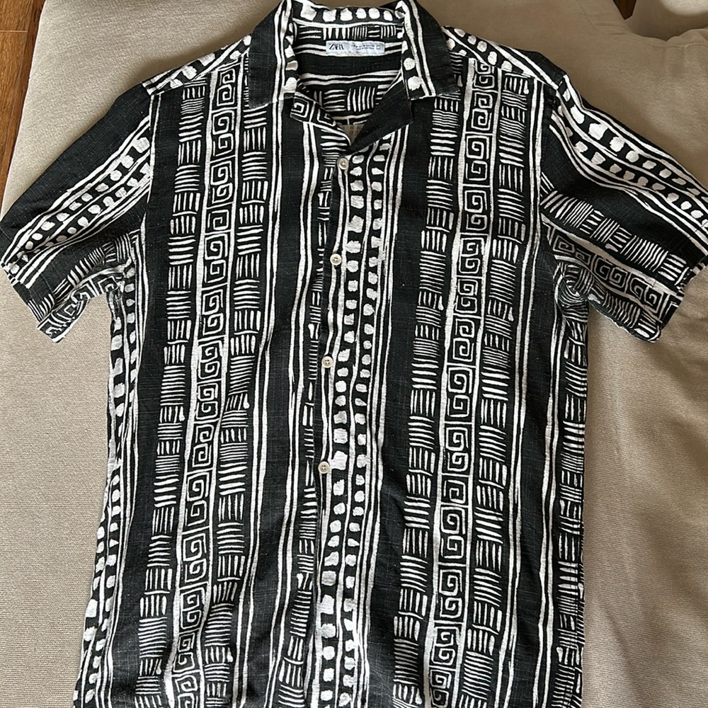 Zara Men’s Short Sleeve button down